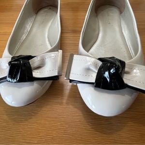 Karen Millen ivory & black Patent leather bow tie ballet Flats